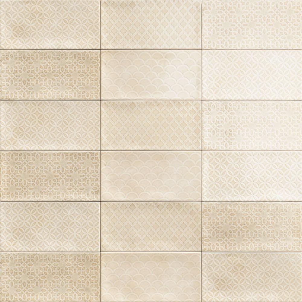 mediteransky maly romanticky vzorovy zlomeny biely slonovinovy kuchynsky obklad 10x20cm podlhovasty kupelnovy obklad kvetinovy klasicky budapest kachliarstvo.jpg